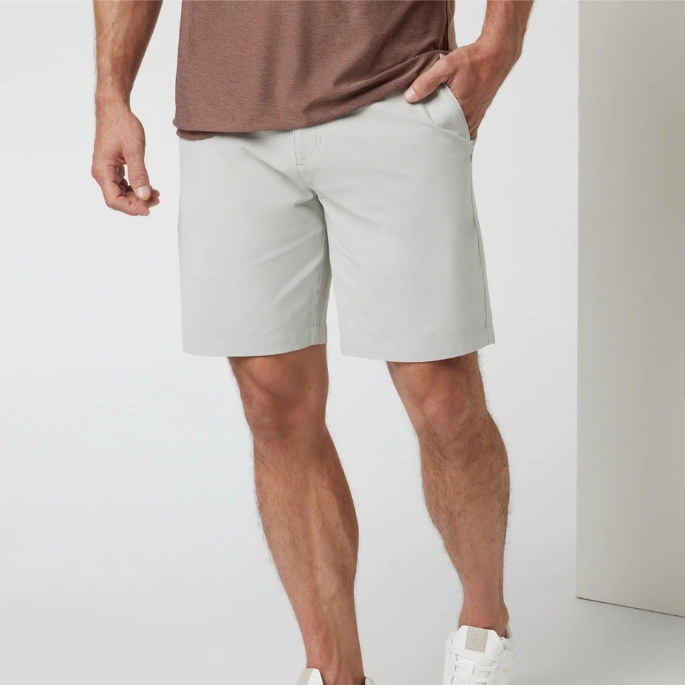 Vuori Meta Shorts